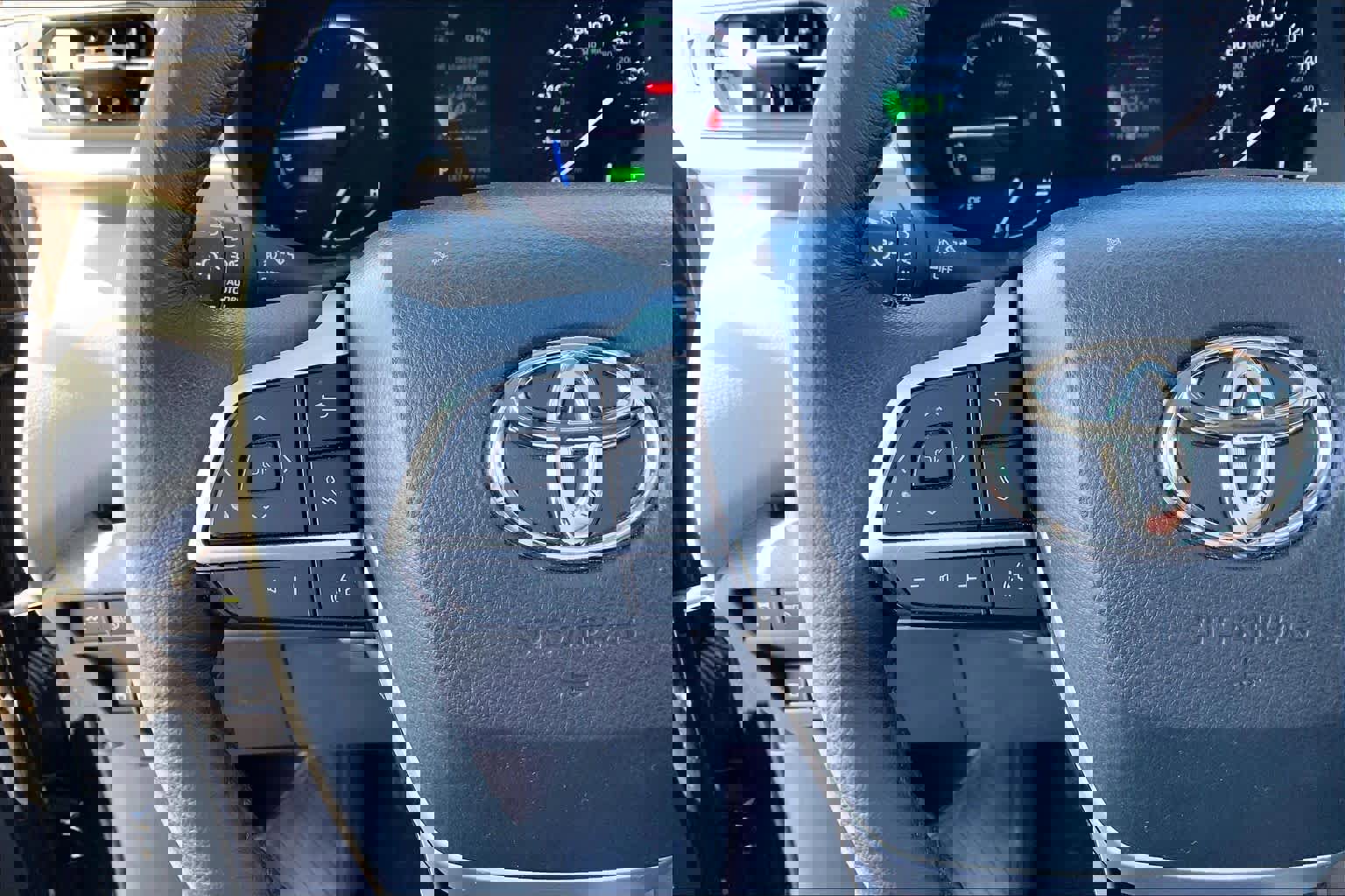 Used 2023 Toyota Sienna XLE image 23