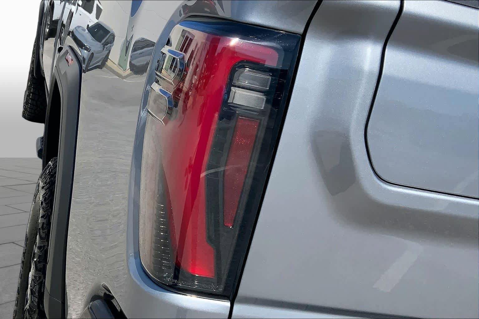 Used 2025 GMC Sierra 2500 AT4X AWD/4WD image 29