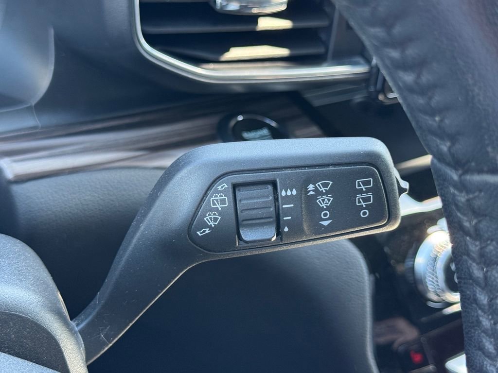 Certified 2023 Ford Explorer Limited RWD image 23