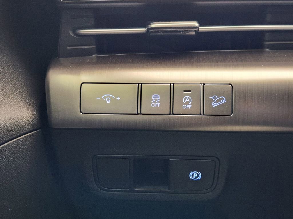 Certified 2025 Hyundai Kona SE image 21