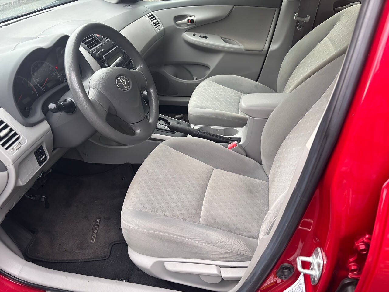 Used 2009 Toyota Corolla LE FWD image 15