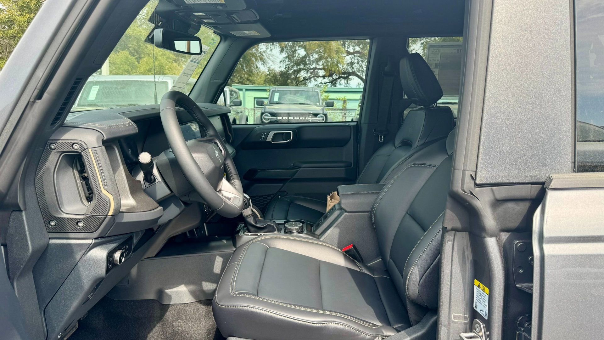 New 2025 Ford Bronco Badlands image 17