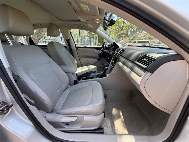 Used 2014 Volkswagen Passat 2.5 SE FWD image 20