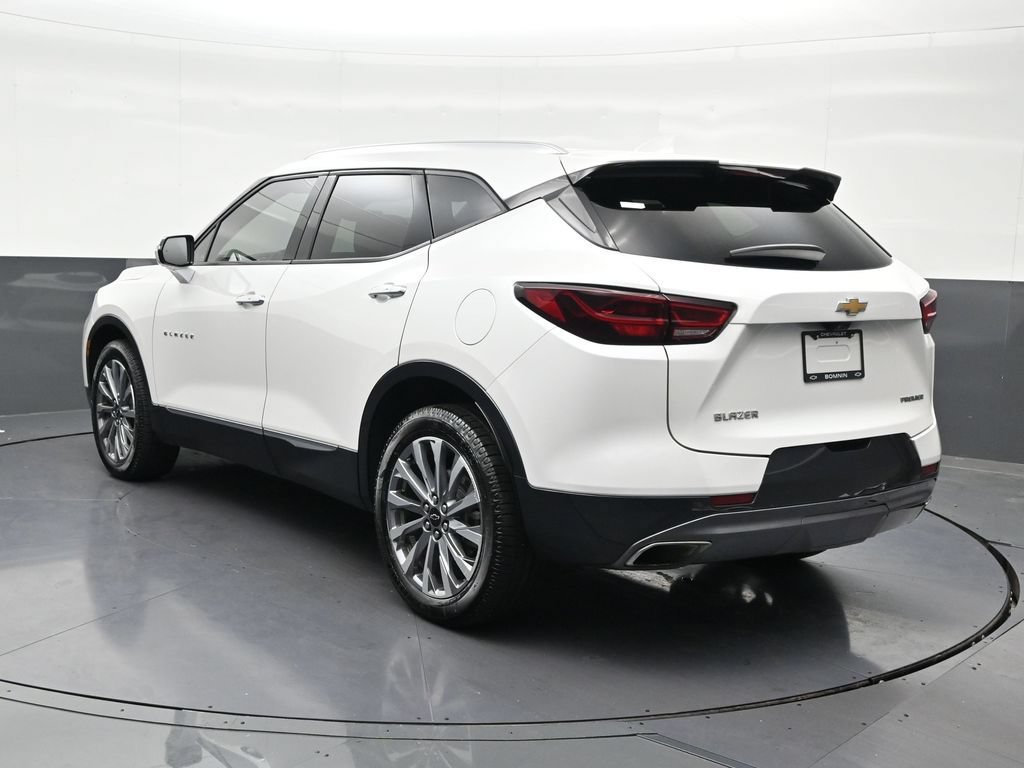 Used 2023 Chevrolet Blazer Premier w/ Driver Confidence II Package FWD image 3
