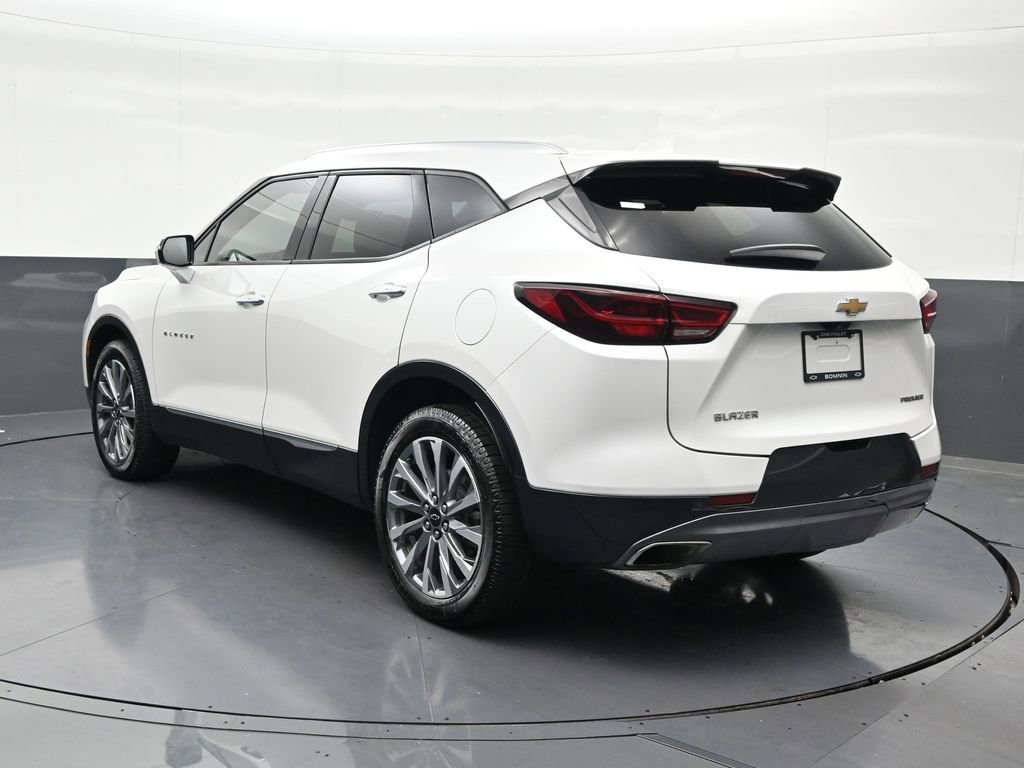 Used 2023 Chevrolet Blazer Premier w/ Driver Confidence II Package FWD image 3