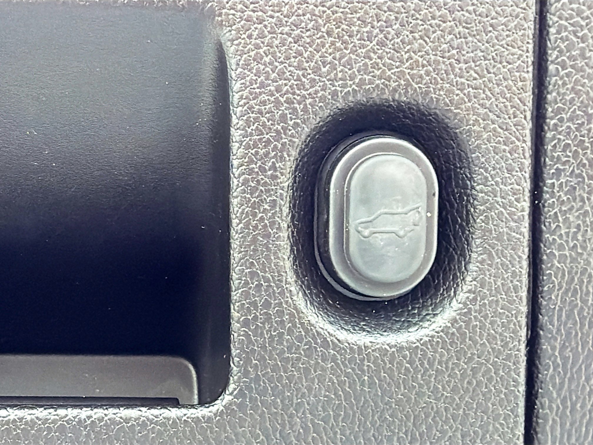 Used 2020 Chevrolet Tahoe LT RWD image 13