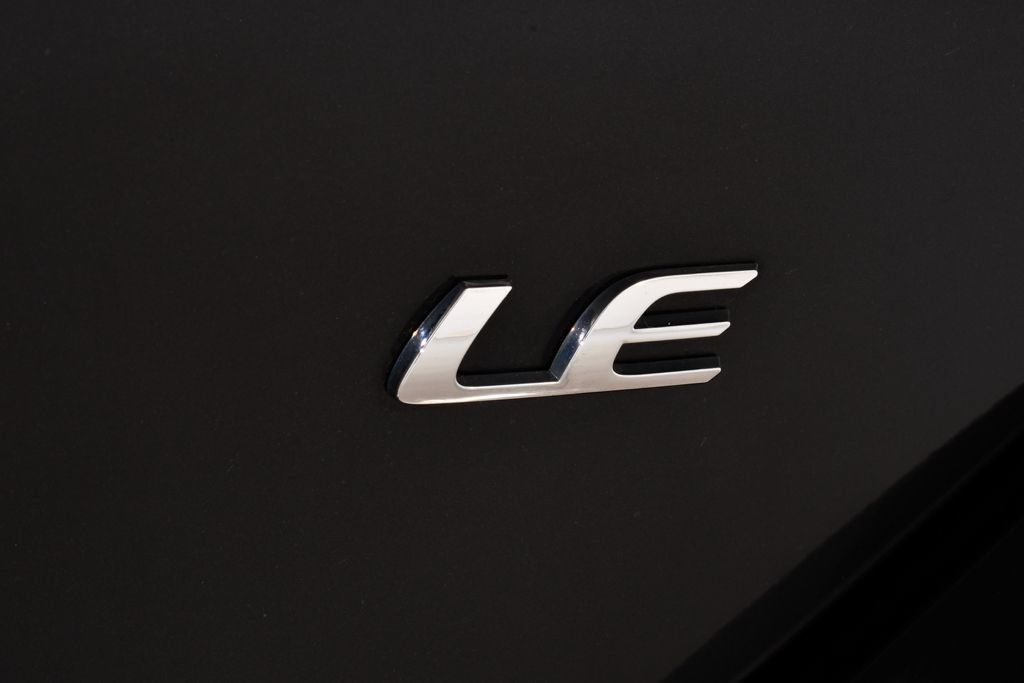 Used 2016 Toyota Corolla LE FWD image 22