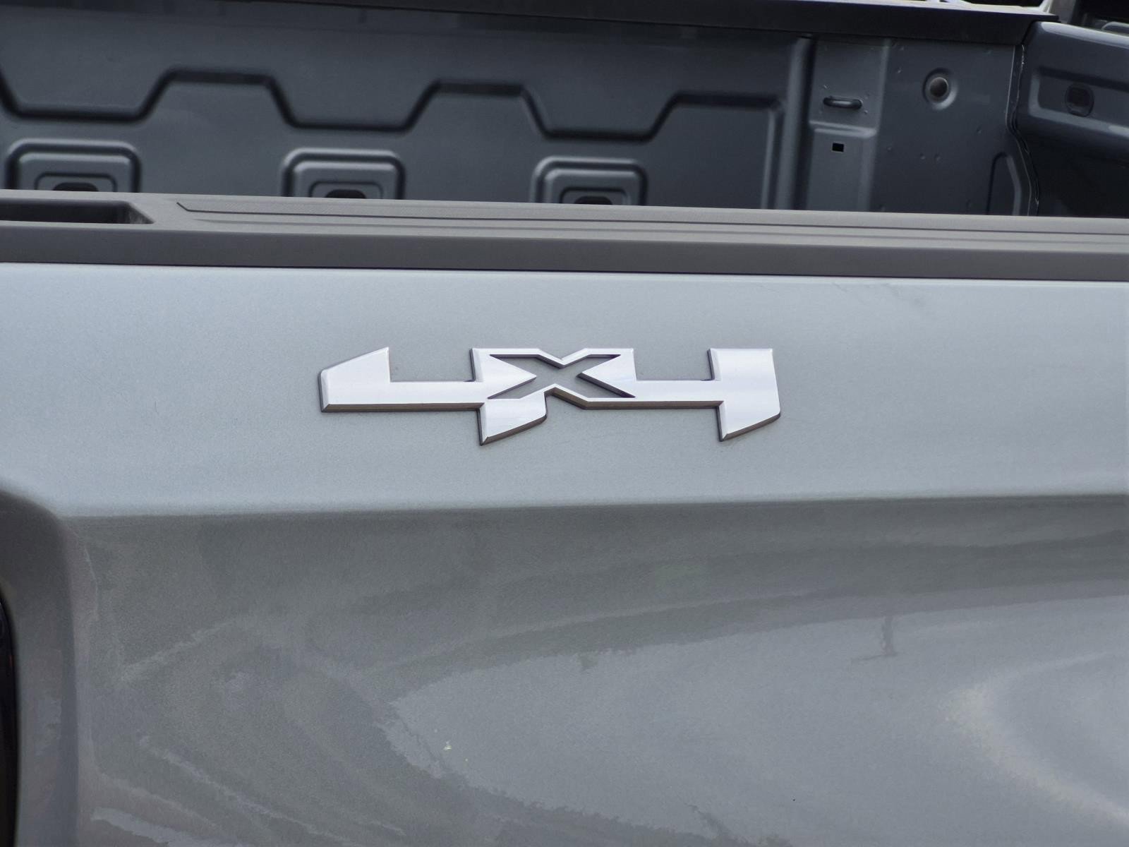 Certified 2025 GMC Sierra 1500 SLT AWD/4WD image 8