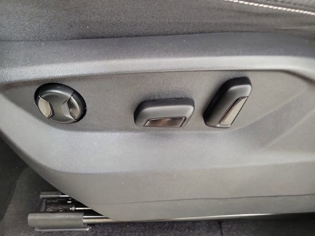 Used 2022 Volkswagen Atlas Cross Sport SE AWD/4WD image 14