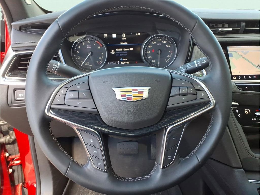Used 2025 Cadillac XT5 Premium Luxury w/ Technology Package AWD/4WD image 19