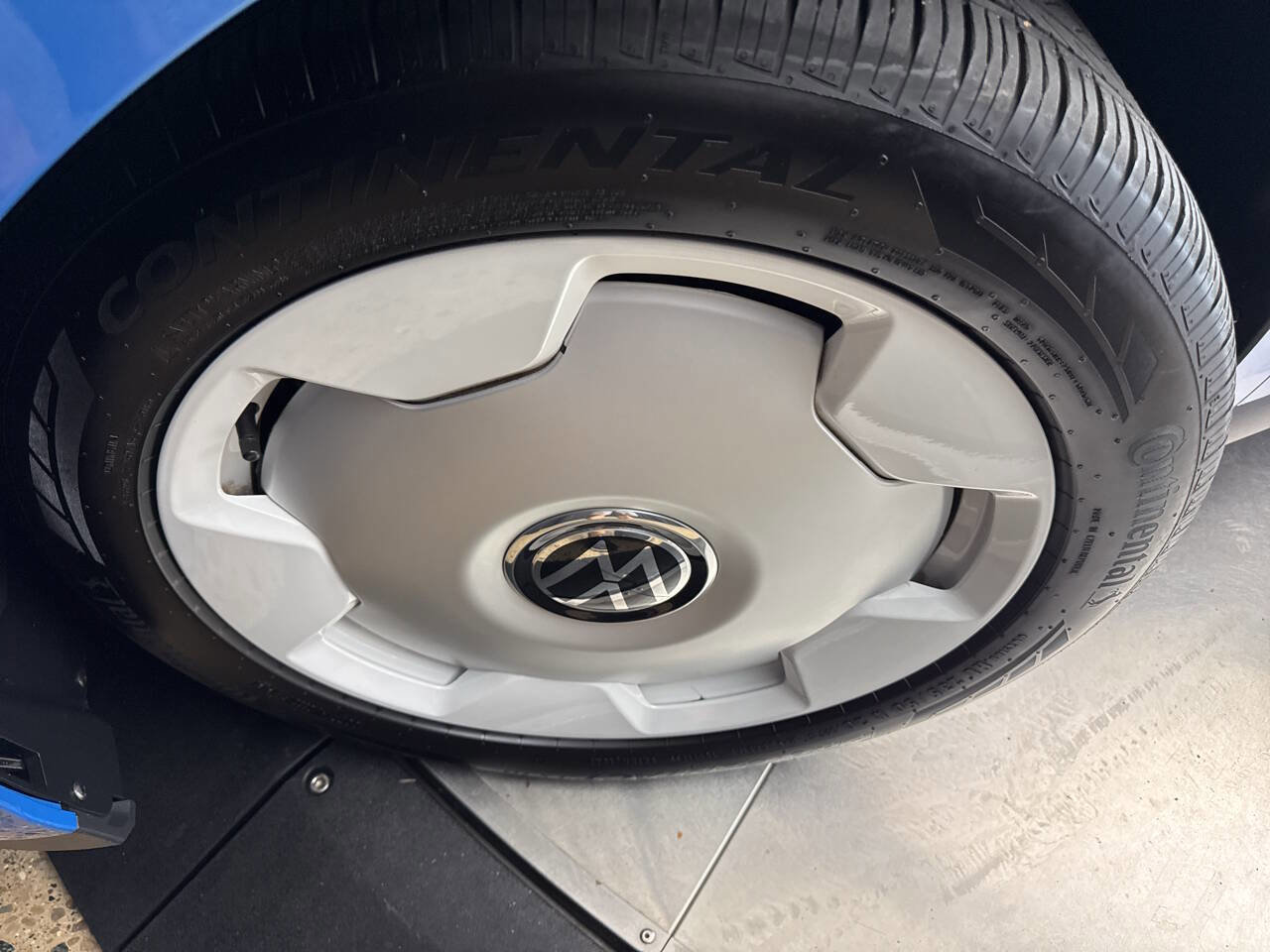 Used 2025 Volkswagen ID. Buzz 1st Edition image 37