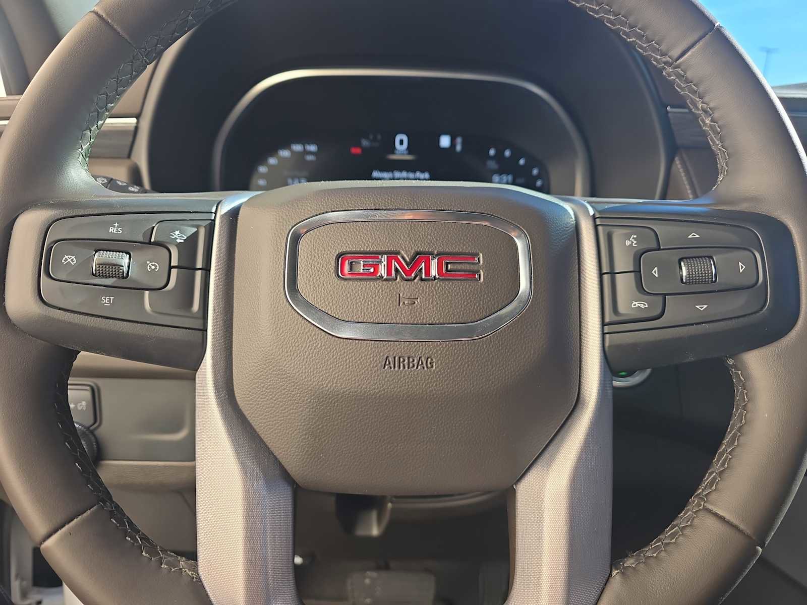 Used 2023 GMC Yukon SLT image 21