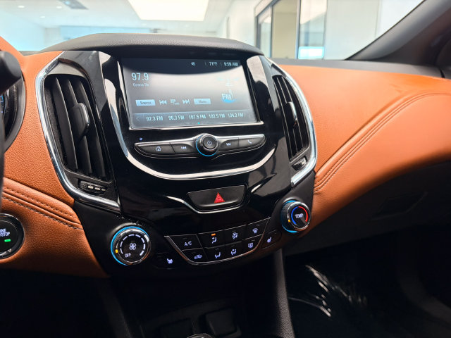 Used 2017 Chevrolet Cruze Premier FWD image 22