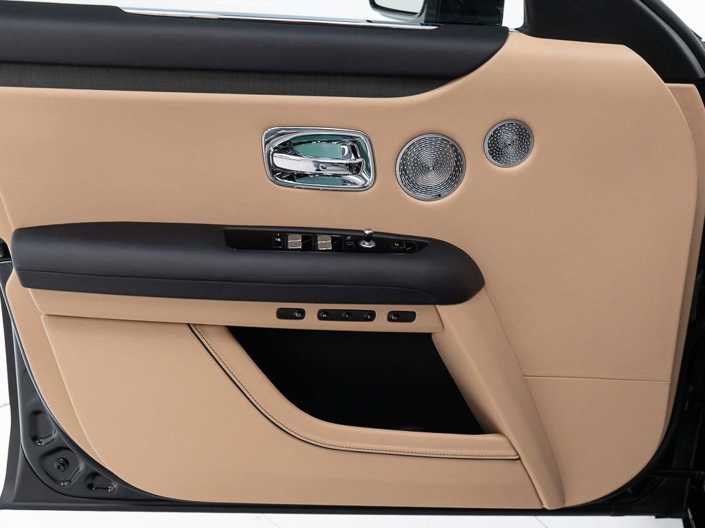 Used 2025 Rolls-Royce Ghost image 12