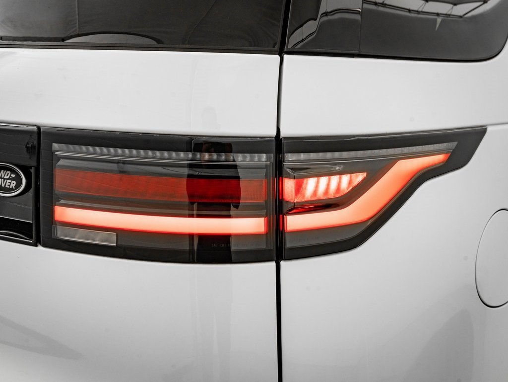 Used 2023 Land Rover Discovery S R-Dynamic image 17