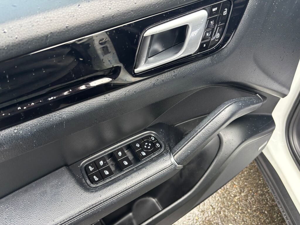 Used 2021 Porsche Cayenne S image 19