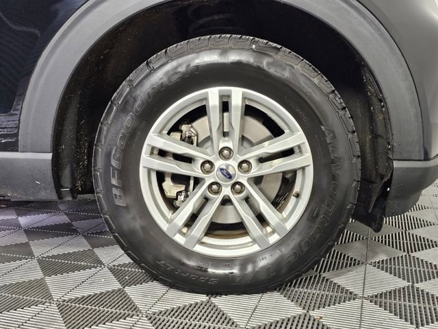 Used 2021 Ford Explorer XLT w/ Equipment Group 202A image 9