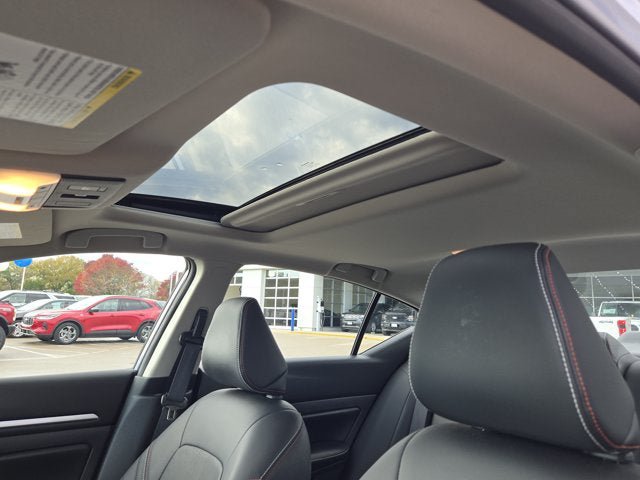 Used 2024 Nissan Altima 2.5 SR w/ SR Premium Package FWD image 22