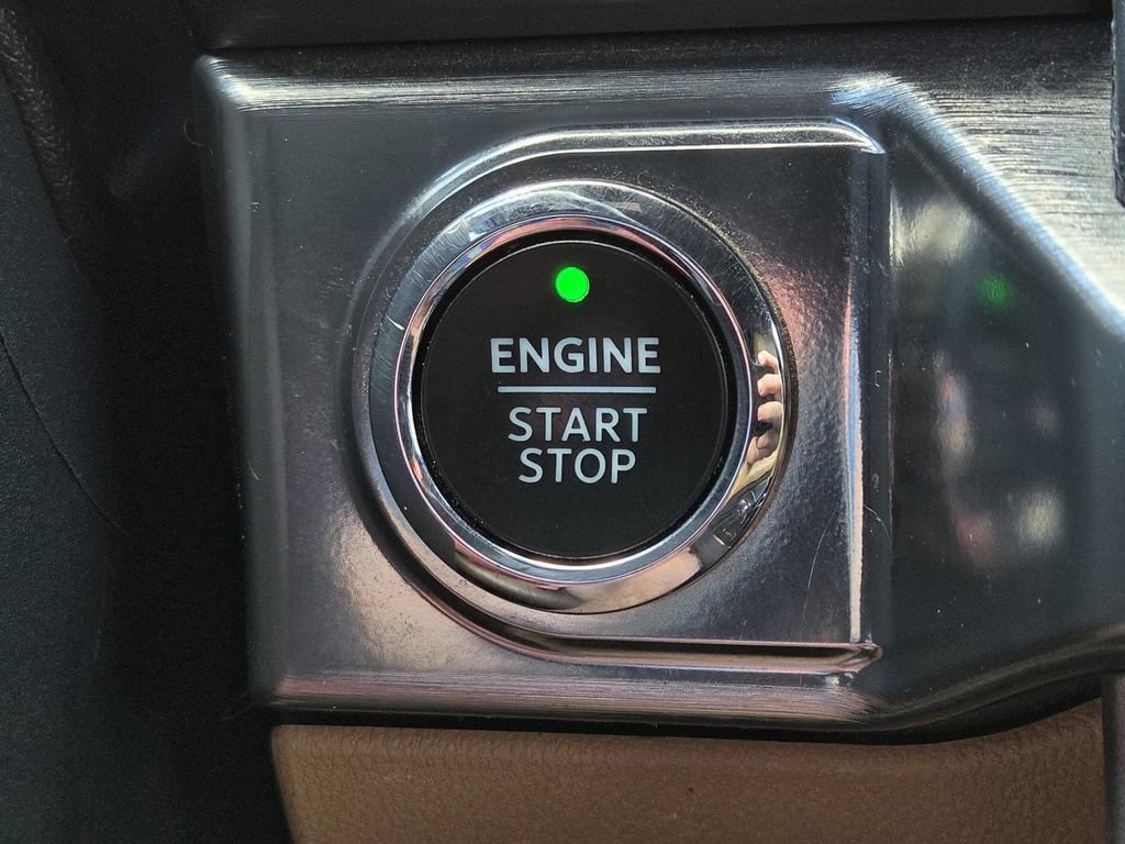 Used 2021 Ford F150 Lariat w/ Trailer Tow Package AWD/4WD image 28