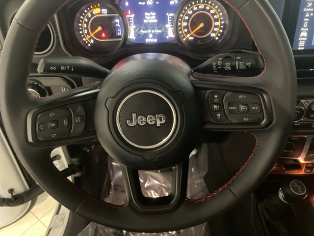 Used 2024 Jeep Wrangler Rubicon w/ Technology Group image 13