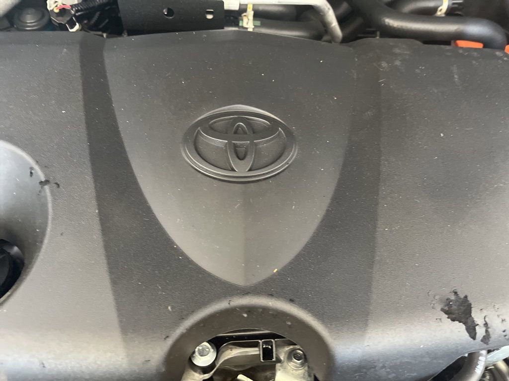 Used 2023 Toyota RAV4 SE w/ Weather & Moonroof Package image 10