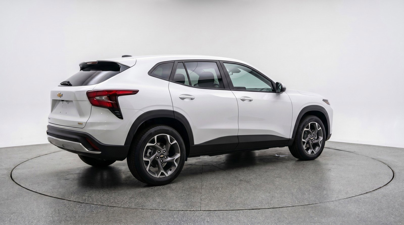Used 2025 Chevrolet Trax LT FWD image 9