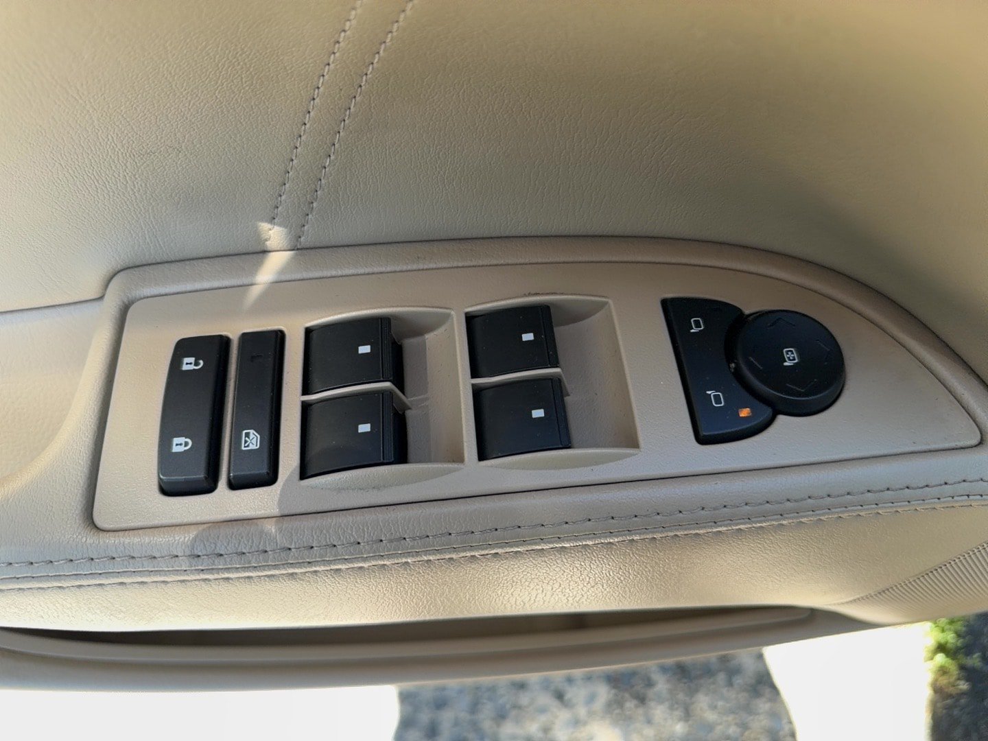 Used 2011 Buick Lucerne CXL FWD image 13