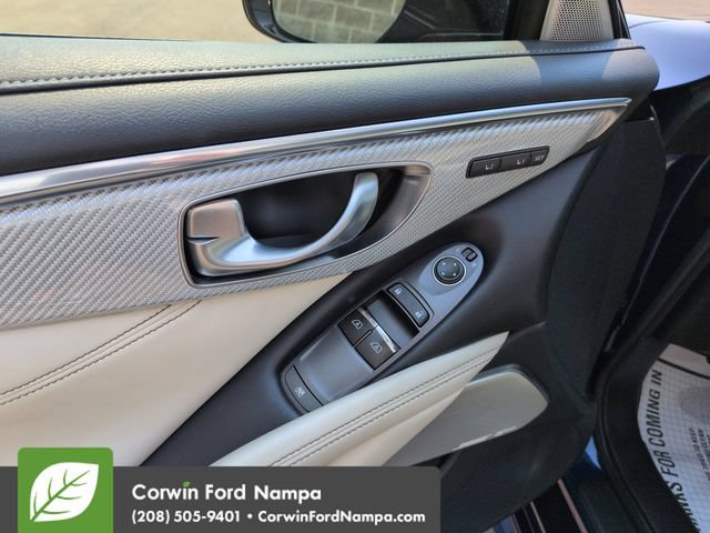 Used 2017 INFINITI Q60 Red Sport 400 AWD/4WD image 11