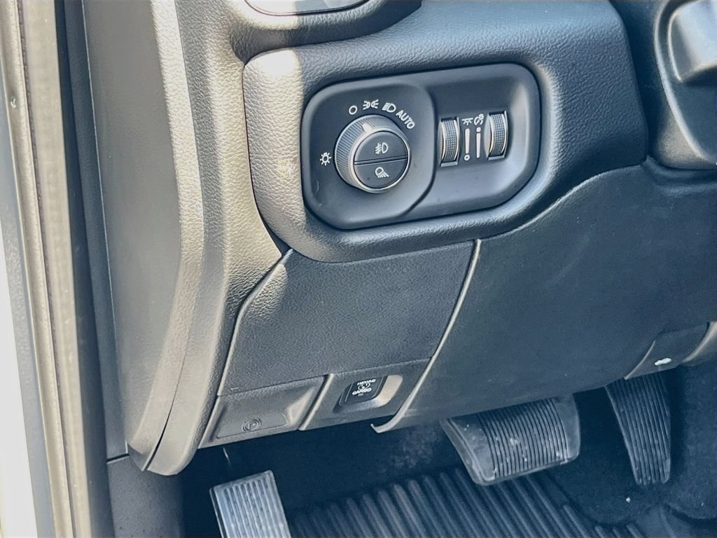 New 2026 RAM 2500 Laramie AWD/4WD image 10