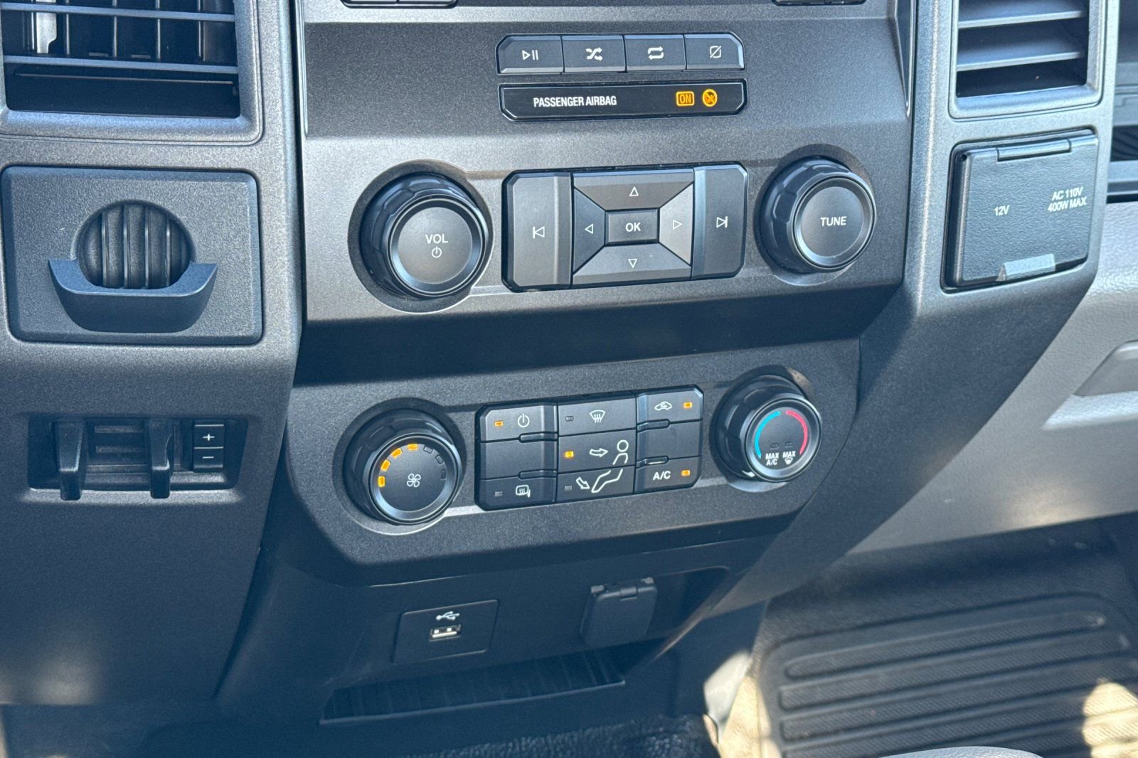 Used 2022 Ford F550 16Ft Stakebed image 19