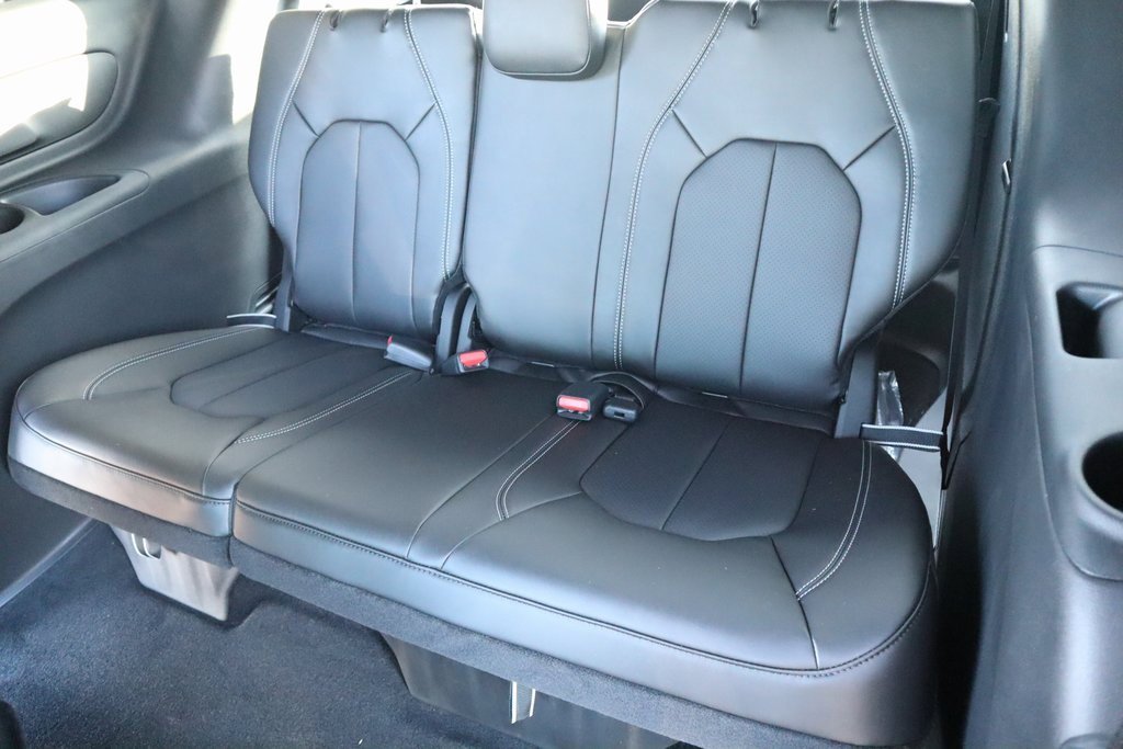 New 2026 Chrysler Voyager LX image 13