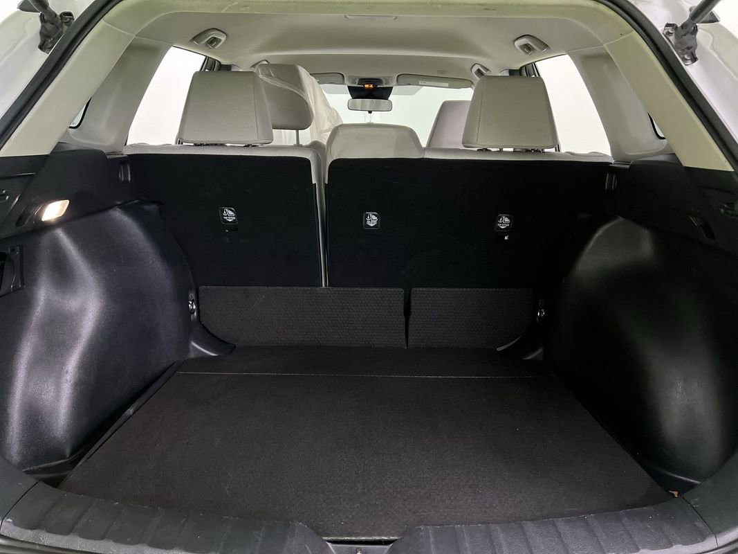 Used 2025 Toyota Corolla Cross L FWD image 25