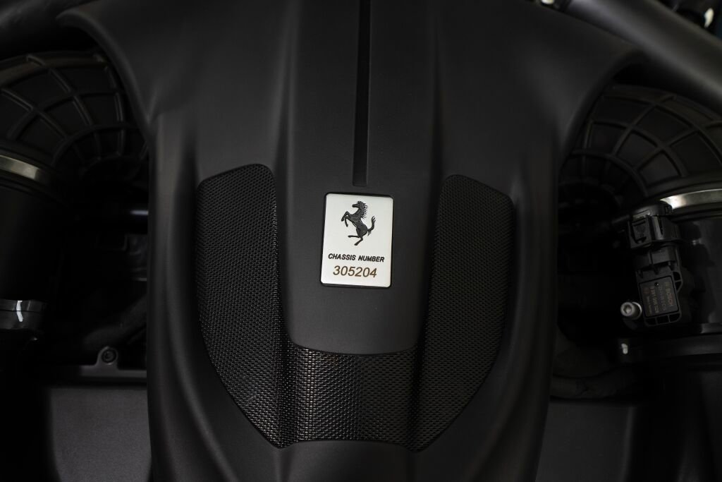 Used 2024 Ferrari Roma Spider image 23