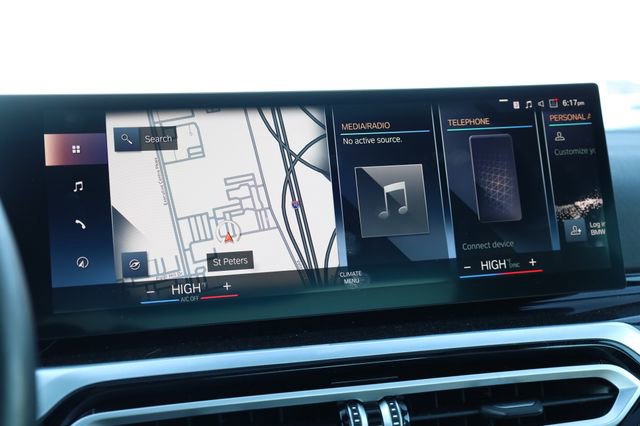 Used 2023 BMW 330i xDrive Sedan w/ Premium Package image 18