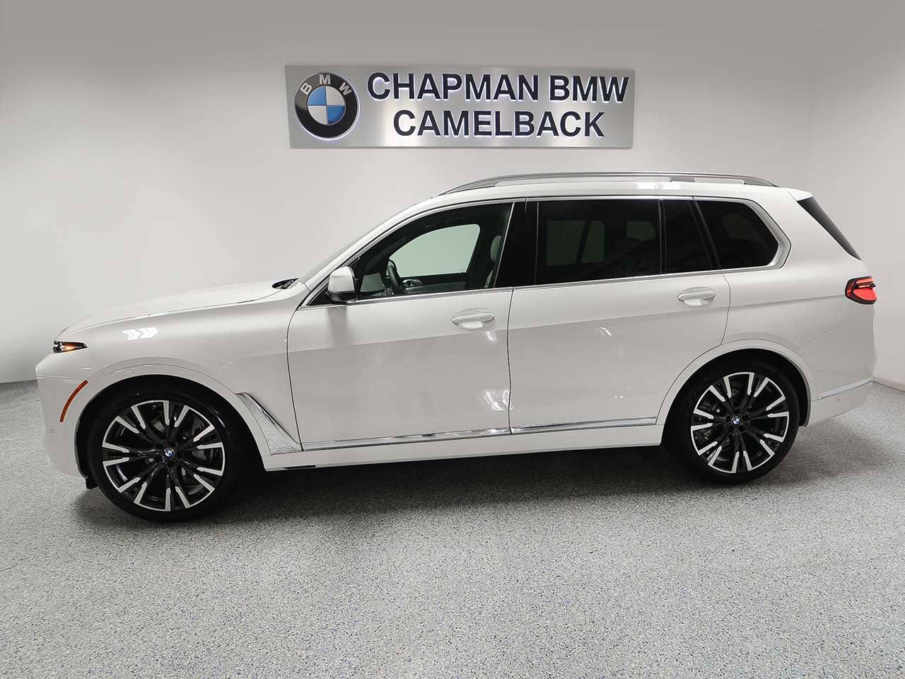 Used 2026 BMW X7 xDrive40i AWD/4WD image 3