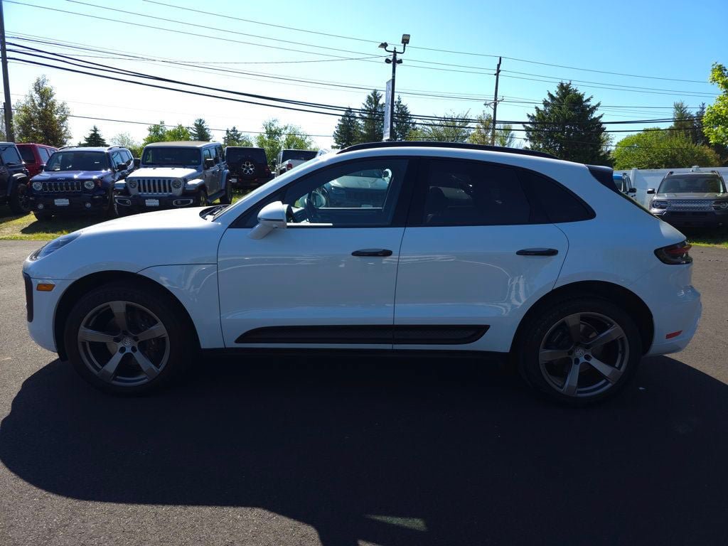 Used 2023 Porsche Macan Turbo AWD/4WD image 10