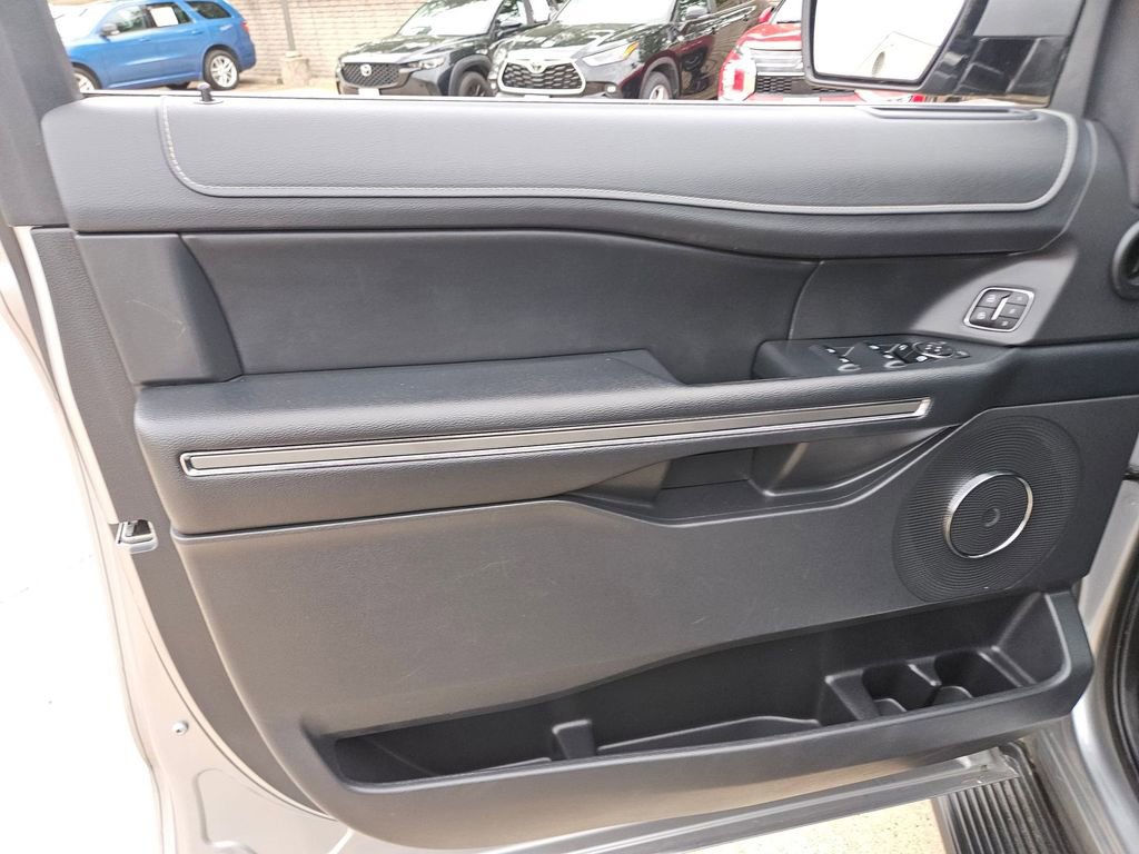Used 2024 Ford Expedition Max XLT image 14