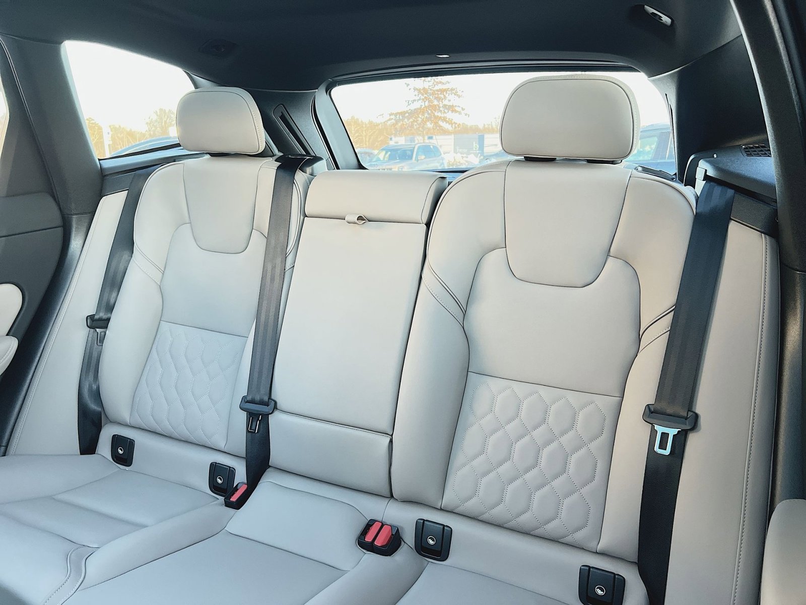 New 2026 Volvo XC60 B5 Plus w/ Protection Package Premier AWD/4WD image 25