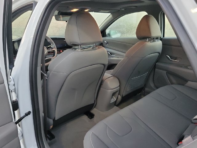 Used 2025 Hyundai Elantra SEL FWD image 7
