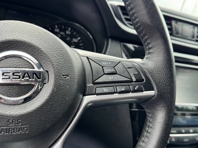 Used 2019 Nissan Rogue SV AWD/4WD image 18