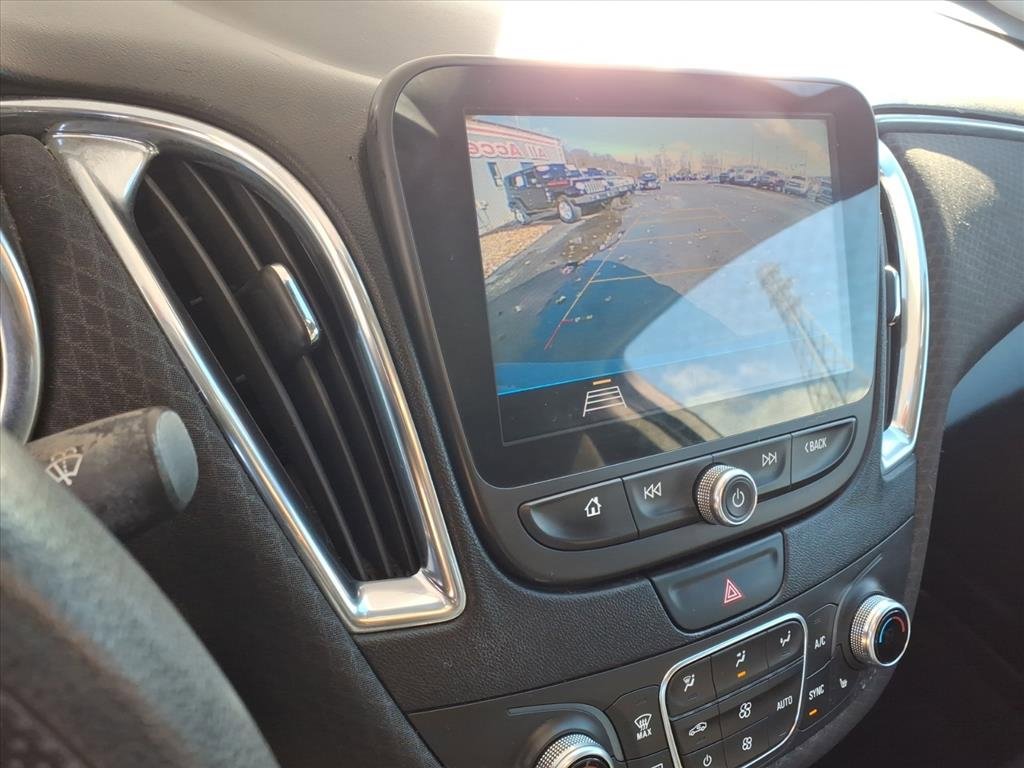 Used 2019 Chevrolet Malibu LT image 12