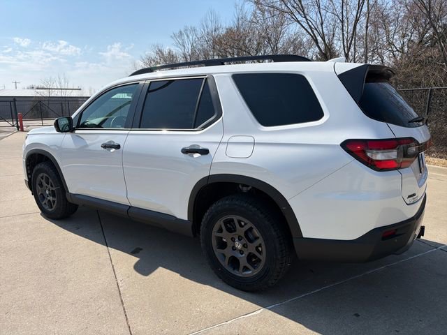 New 2026 Honda Pilot TrailSport image 3