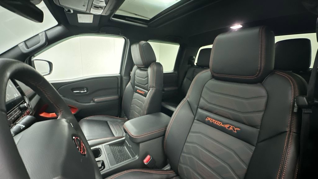 Used 2025 Nissan Frontier PRO-4X w/ Pro Premium Package image 9