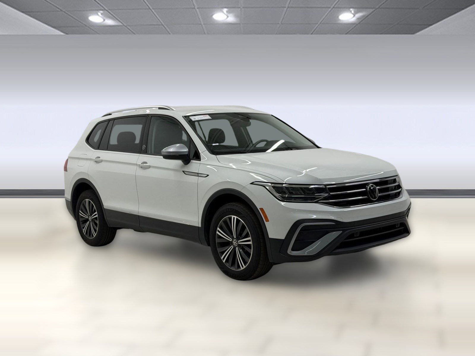Used 2024 Volkswagen Tiguan Wolfsburg Edition image 5