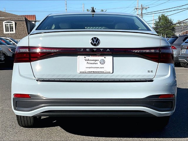 New 2026 Volkswagen Jetta SE FWD image 3