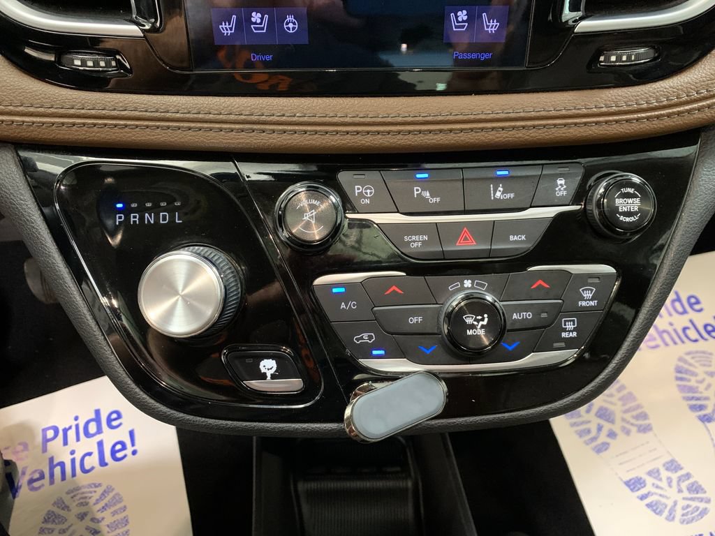 Used 2017 Chrysler Pacifica Limited FWD image 31