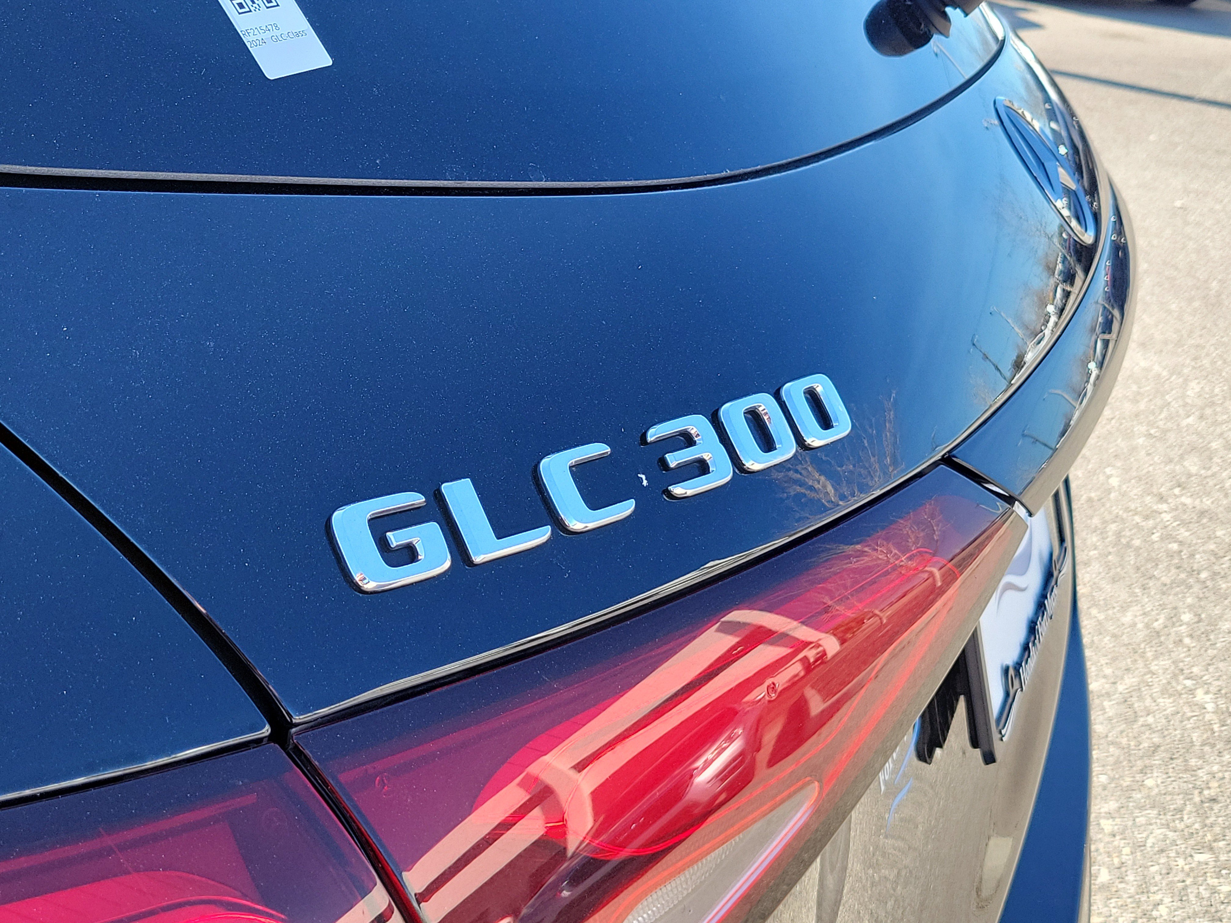 Used 2024 Mercedes-Benz GLC 300 w/ Winter Package image 11