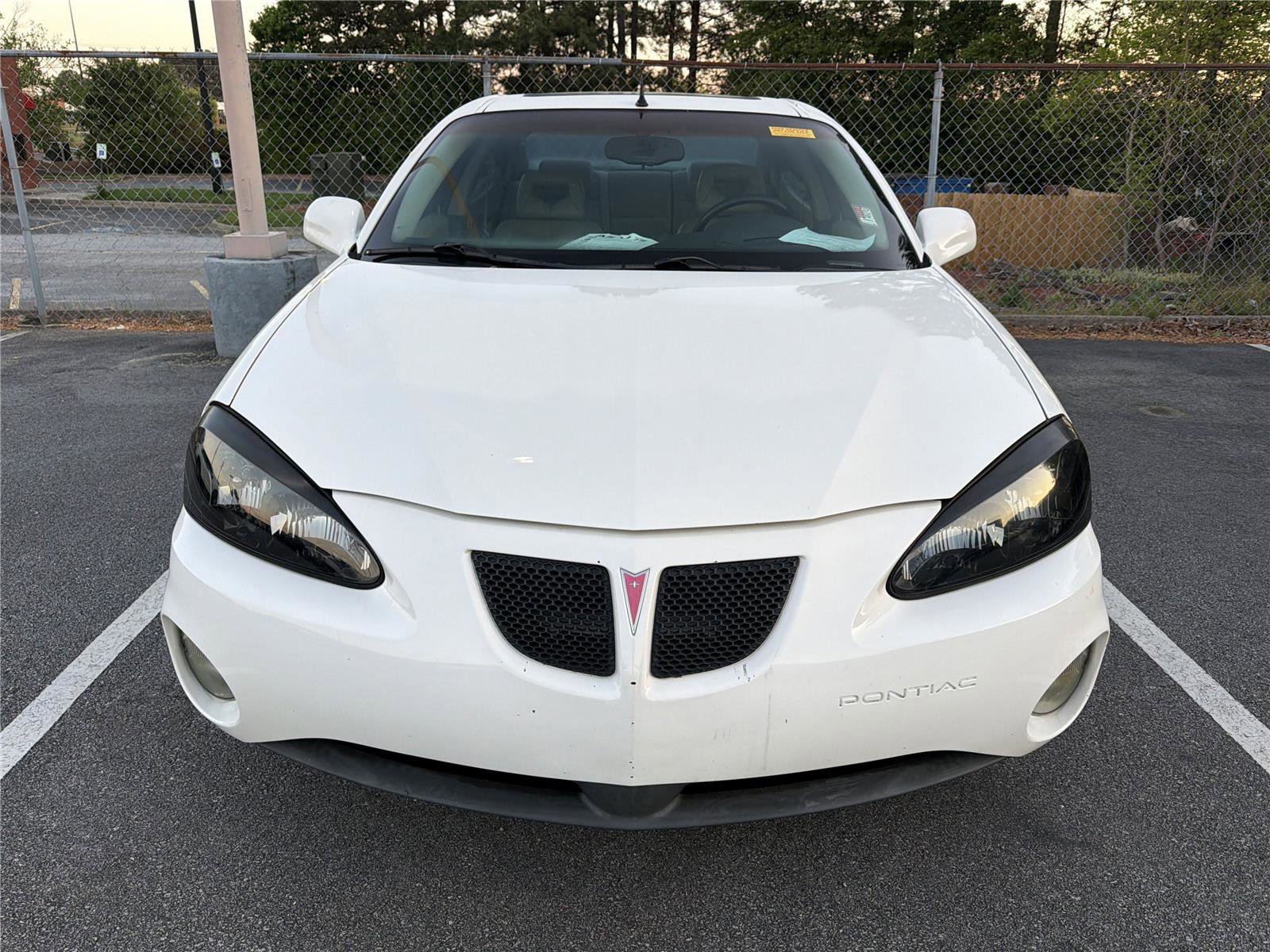 Used 2005 Pontiac Grand Prix GTP w/ Sport Package image 2