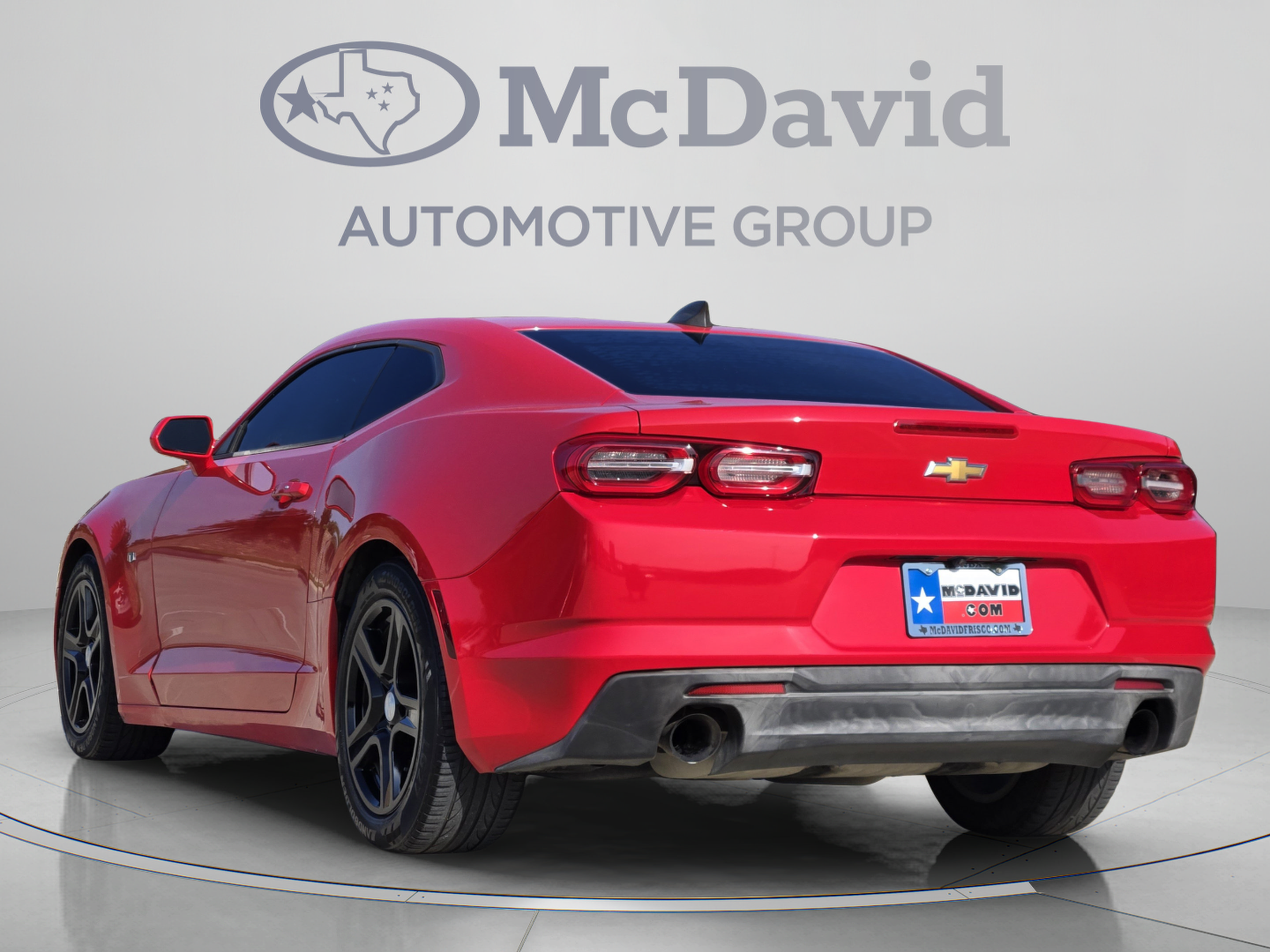Used 2019 Chevrolet Camaro LT RWD image 4