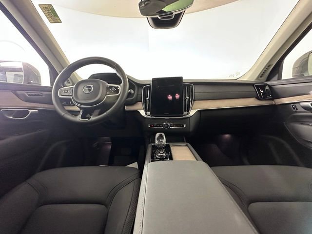 Used 2025 Volvo XC90 T8 Plus w/ Protection Package Premier AWD/4WD image 19